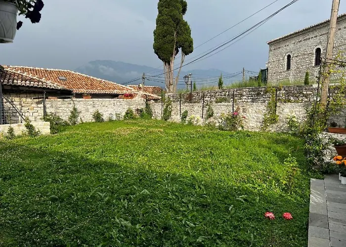 Tomori Guest house Berat